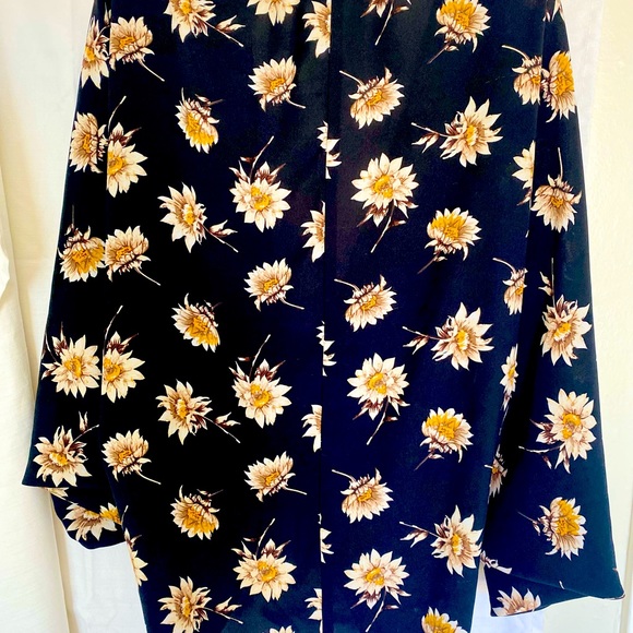 Sunflower print black Cardigan S/M - Picture 2 of 3